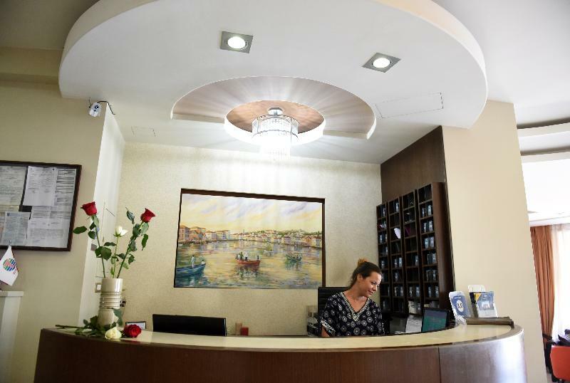 Blue Sea Hotel Mytilíni Екстериор снимка