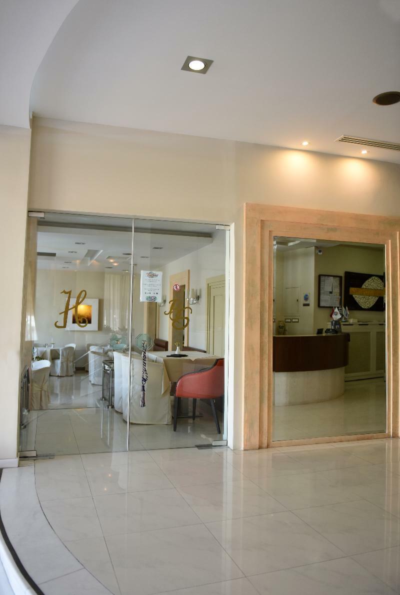 Blue Sea Hotel Mytilíni Екстериор снимка